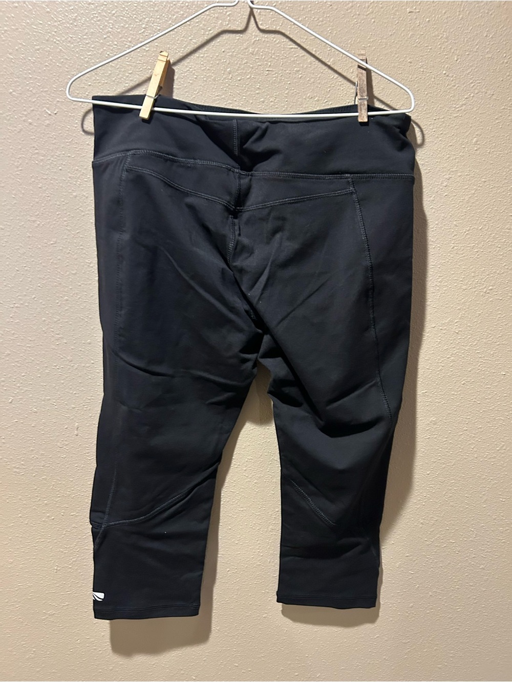 NWT Marika Black Capri Leggings - Picture 4 of 5